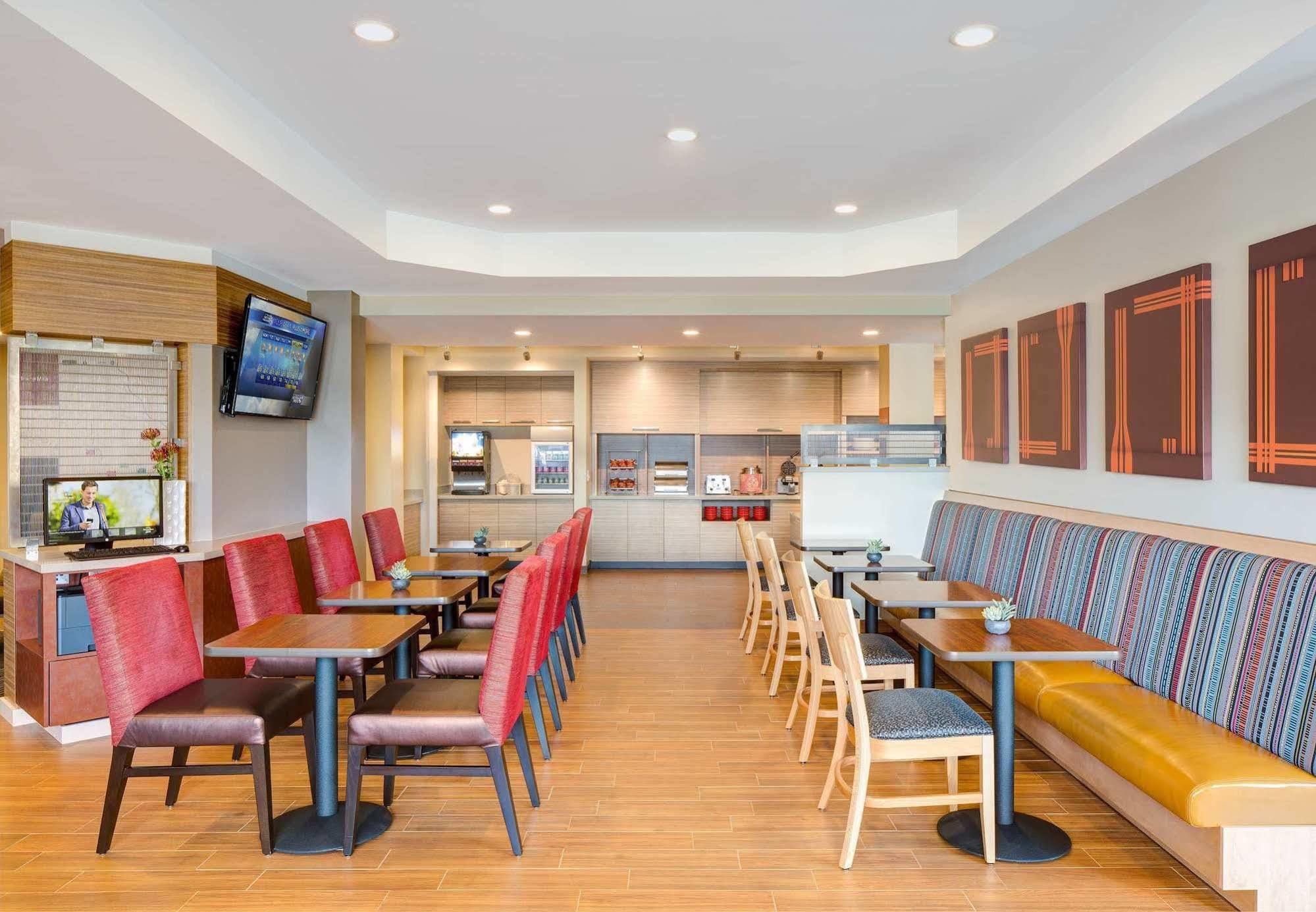 Towneplace Suites By Marriott Charleston Airport/Convention Center North Charleston Exteriör bild